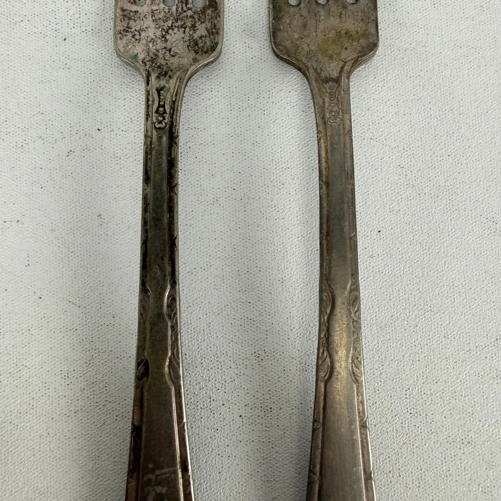 2 DINNER FORKS MONROE SILVER CO. THREE PATTERN SILVERPLATE  7 1/4